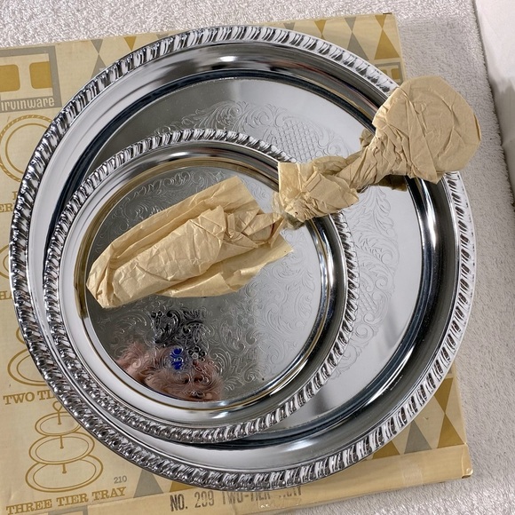 Vintage Irvinware Silver Tone Two Tier Serving Tray W Handle - Picture 6 of 16